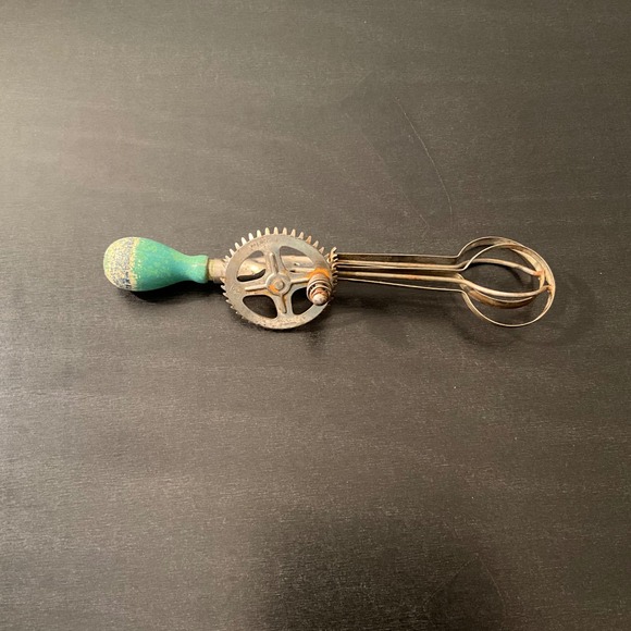 Vintage Hand Crank Rotary Egg Beater Green Wood Handle Kitchen Utensil Tool - Picture 1 of 2